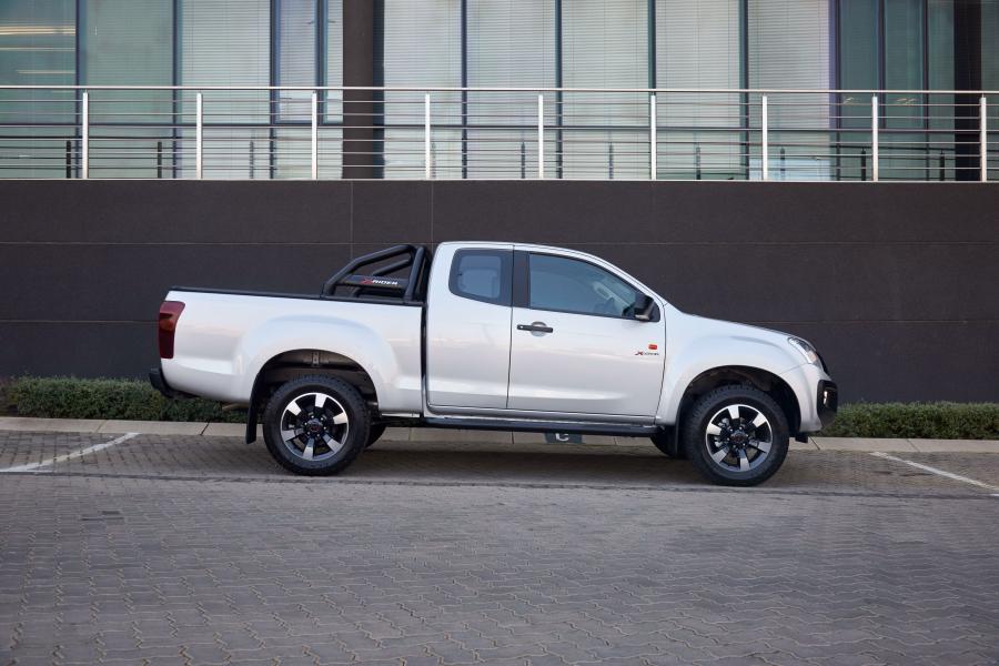  Isuzu KB Extended Cab X-Rider 2016 года  (фото 14 из 24)